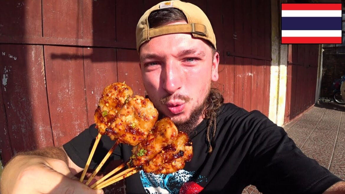 You've Never Seen This Thai Street Food Before! 🇹🇭