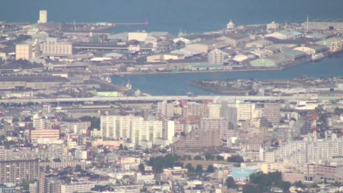 [HD] 望遠ズームHDR-CX500V / 標高620m山頂から都市眺望 View of the city