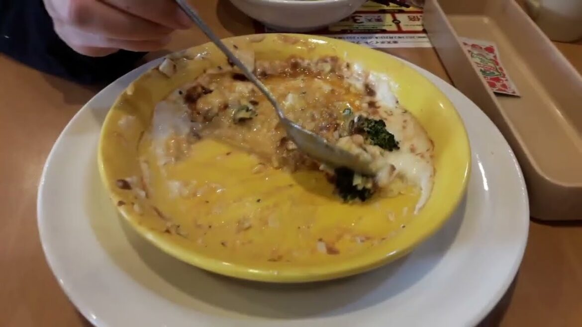 meeting Bella, a robot waitress in Hiroshima, Japan. meeting Bella, a robot waitress in Hiroshima, Japan.