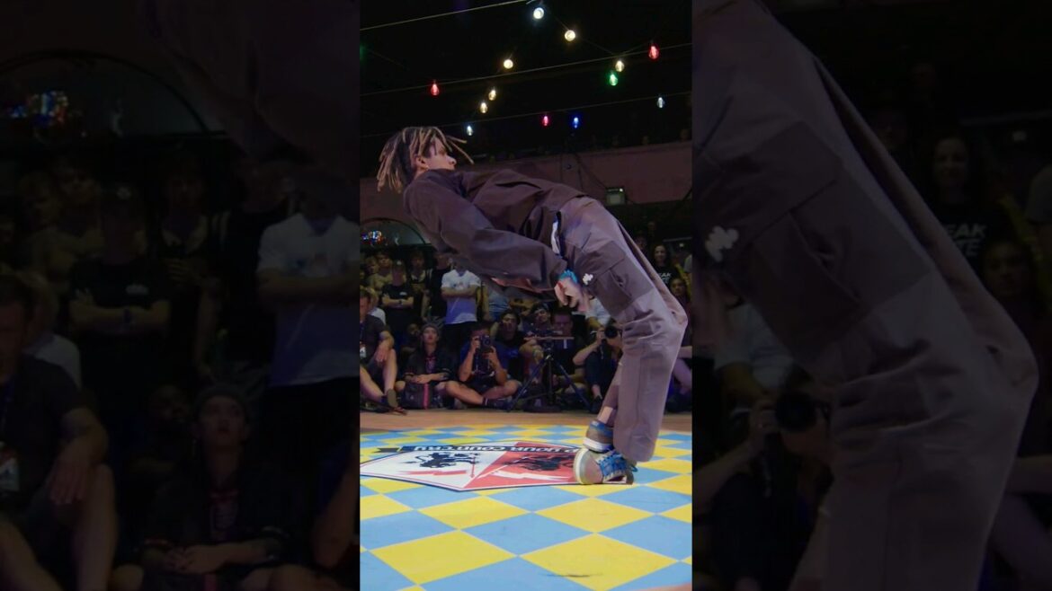 Bboy Shaymin 🇨🇵 with his unique style🐍✨️ at Outbreak Europe 2022