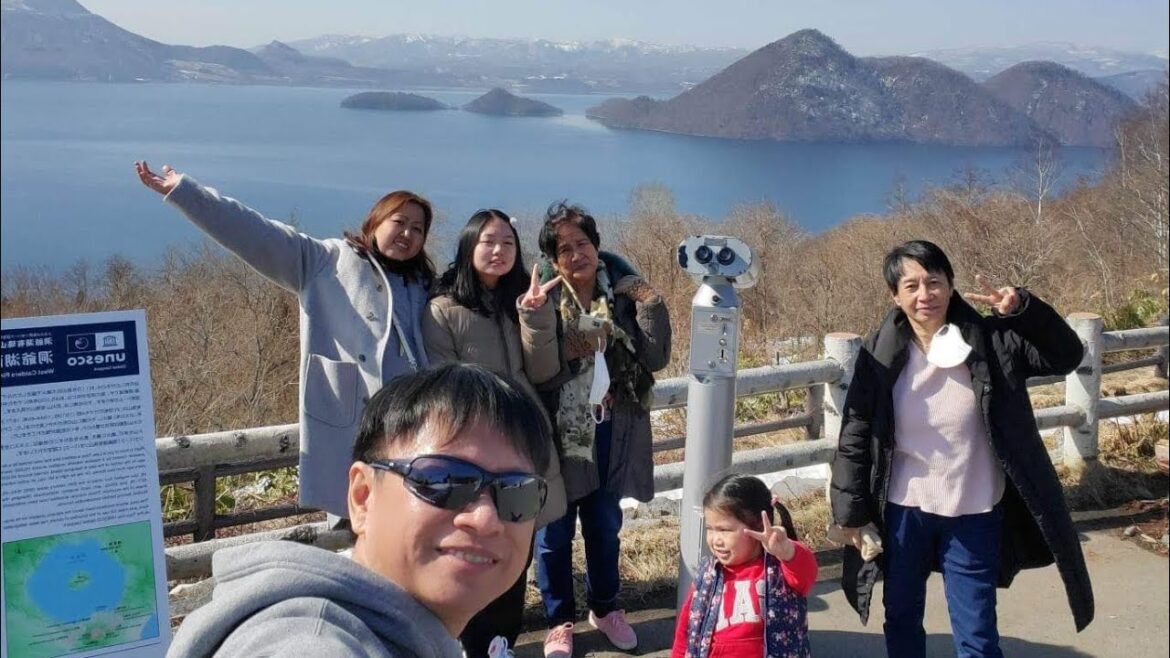 HOKKAIDO TRAVEL Lake Toya Observatory | Grand Moms Adventures #hokkaidotravel #ilovejapan