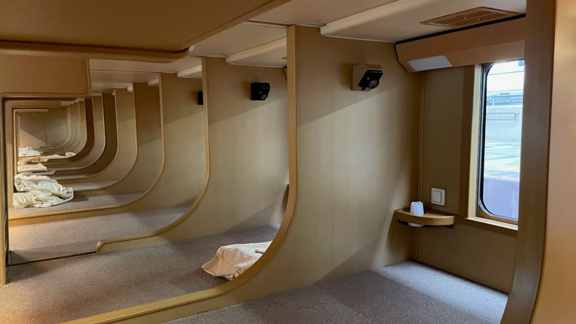 日本の寝台列車に泊まってみた😴 − サンライズ瀬戸ノビノビ座席