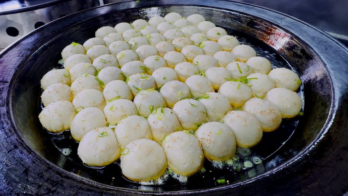 Osaka's Best Soup Dumplings: Bursting with Flavor - Japan street food
