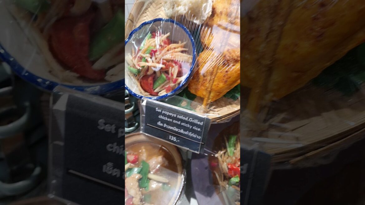 Papaya Salad #thaifood #streetfood #thaiculture #thaicuisine