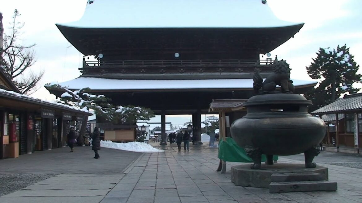 Niezwykly Swiat - Japonia - Nagano - Zenko ji