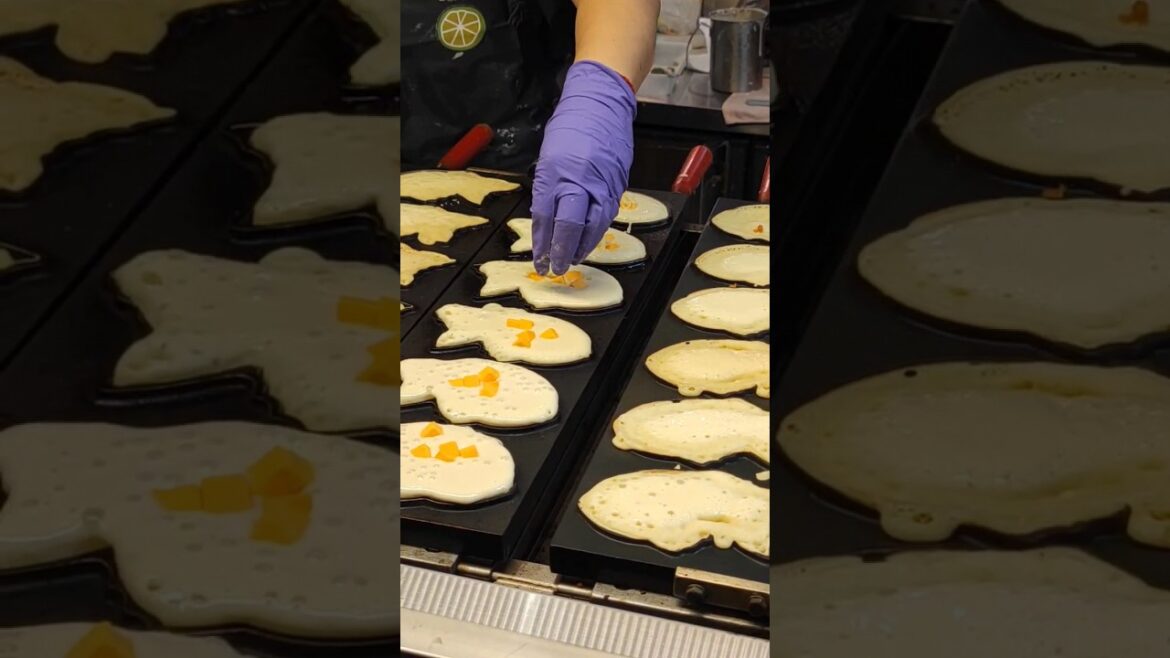 Japanese Pancake Taiyaki: Amazing Japanese Street Food