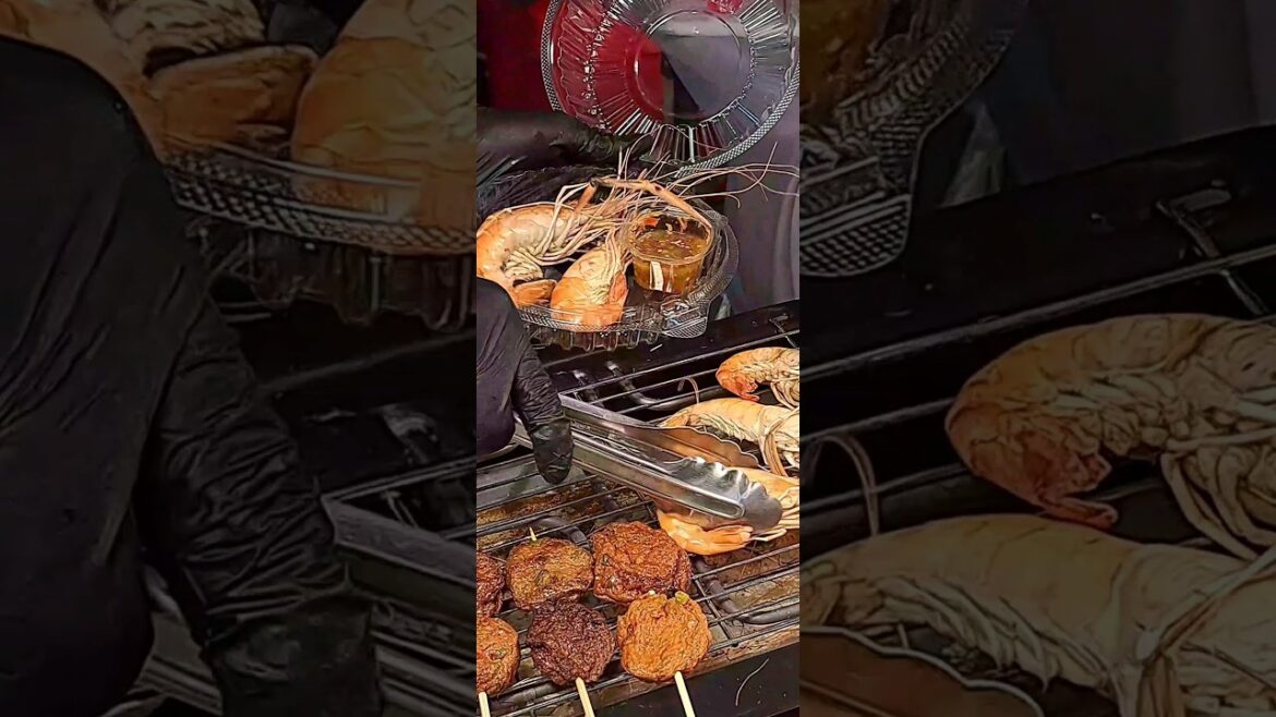 Asian Street Food Night Market | Super Delicious King Prawns in Pattaya Beach