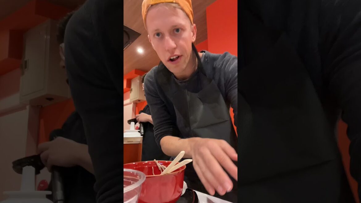 Trying to EAT 100 BOWLS of NOODLES in Tokyo, Japan! Trying to EAT 100 BOWLS of NOODLES in Tokyo, Japan!