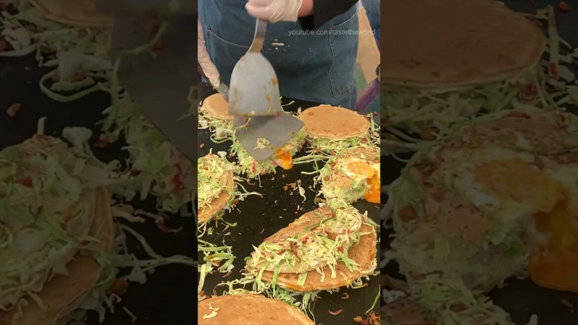 Authentic Japanese Okonomiyaki - Street Food Scenery #SHORTS #streetfood #japan