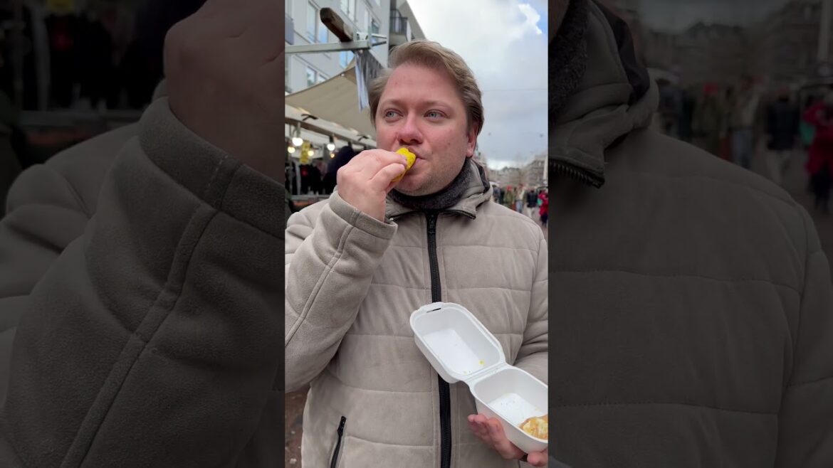 Amazing Vegan Italian Cannoli at the Albert Cuyp Market in Amsterdam, the Netherlands