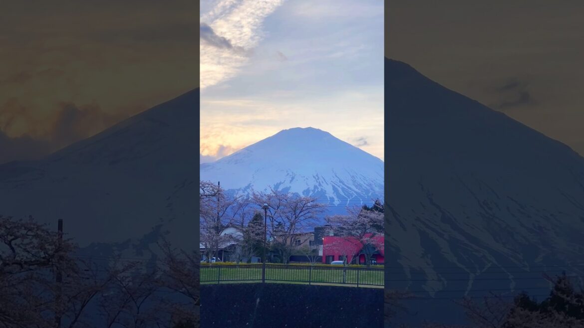 Beautiful view of #MountFuji in #Japan #FujiSan #JapanTravel #ExploreJapan #MtFujiView #MtFujiSunset
