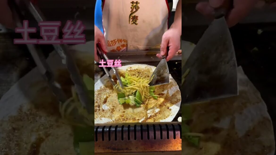 絕了～8元能加那麽多料的煎餅果子也是第一次見！老板應該不會虧吧？#shorts #streetfood #chinastreetfood #chinafood