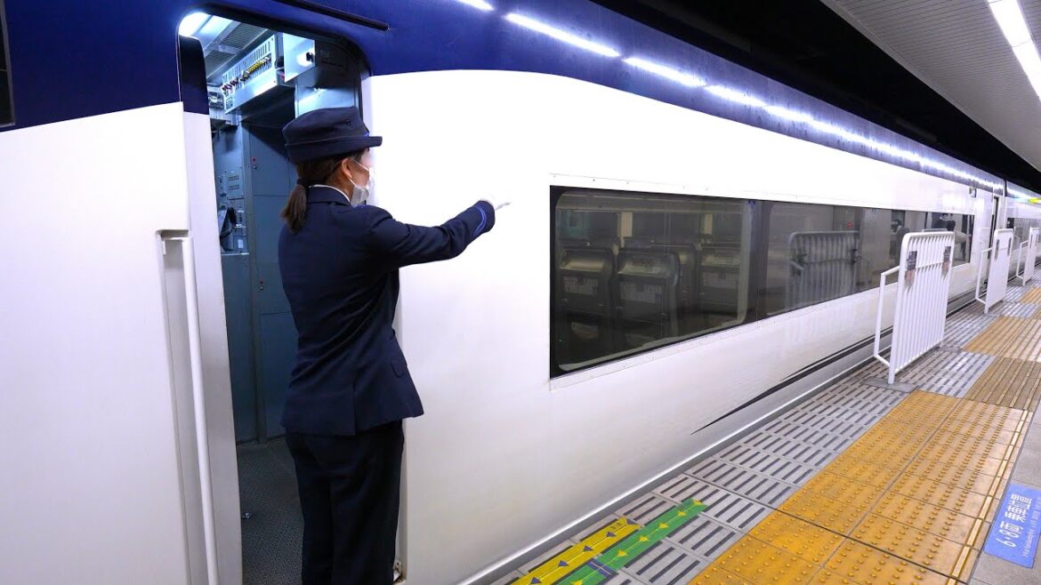 【究極のガイド】成田空港から上野へ一直線!京成スカイライナーで快適東京旅行🚄✈ 【究極のガイド】成田空港から上野へ一直線!京成スカイライナーで快適東京旅行🚄✈