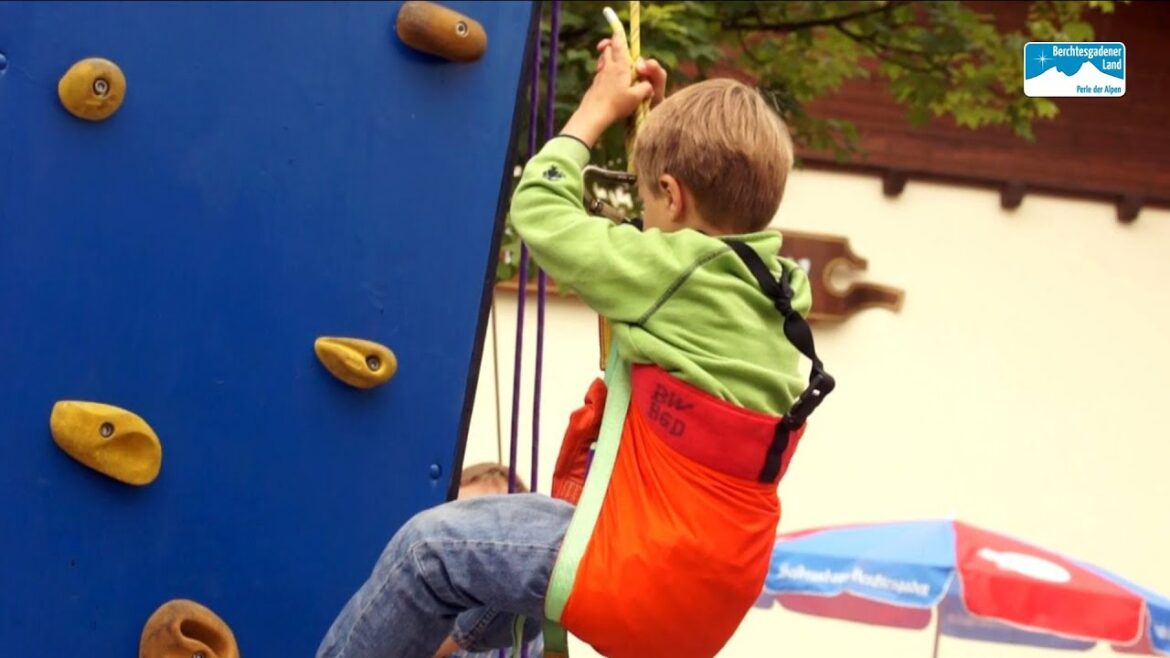 Kinder klettern in Bayern: Klettersteigtage am Königssee Kinder klettern in Bayern: Klettersteigtage am Königssee