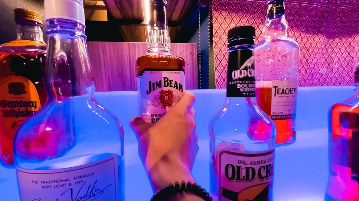 All Free! The Best Capsule Hotel I've Ever Stayed At 🍸🍛 | Anshin Oyado