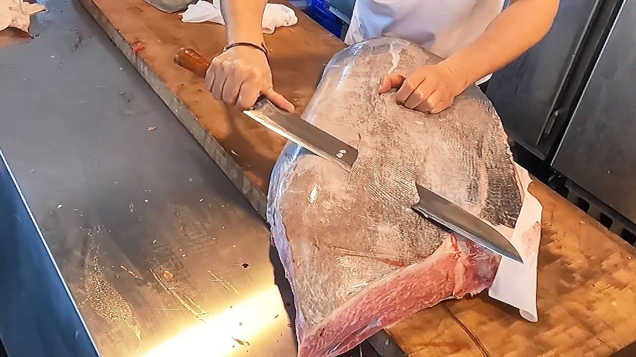 10 000 Luxurious Sashimi 300 Kg Giant Bluefin Tuna Cutting Alo Japan