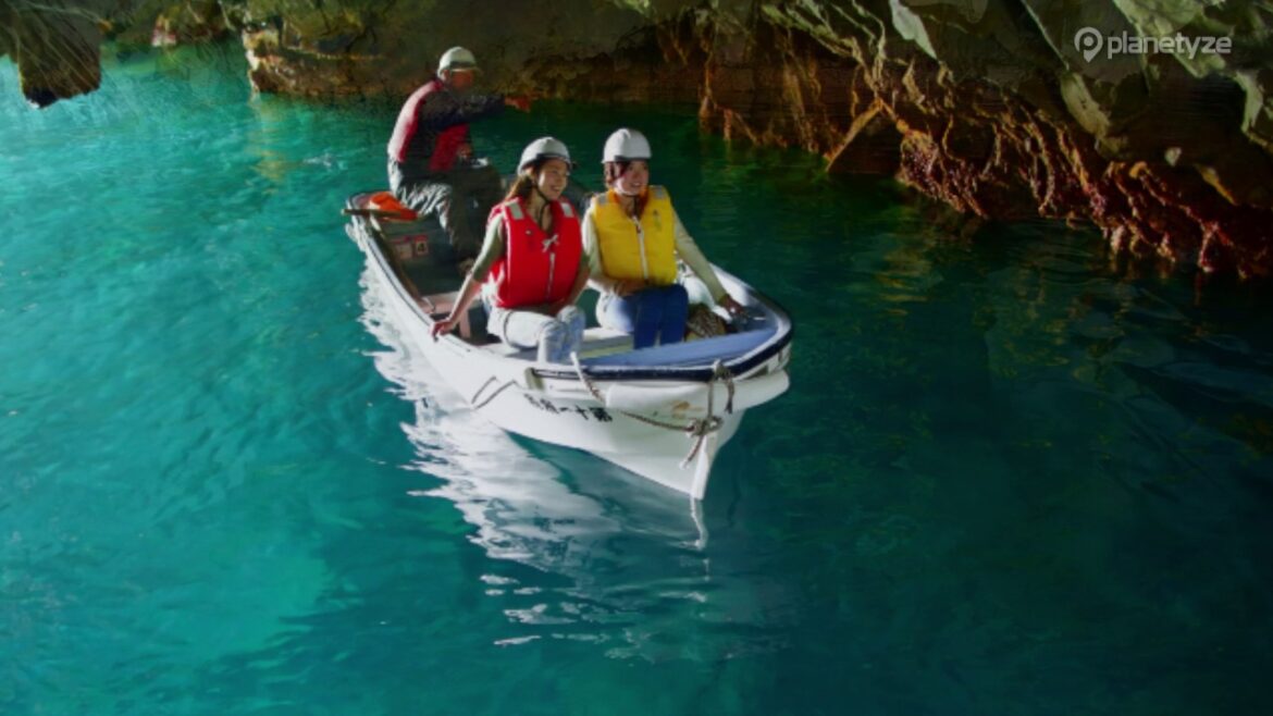 Blue Cave Sappa Cruise, Iwate | One Minute Japan Travel Guide
