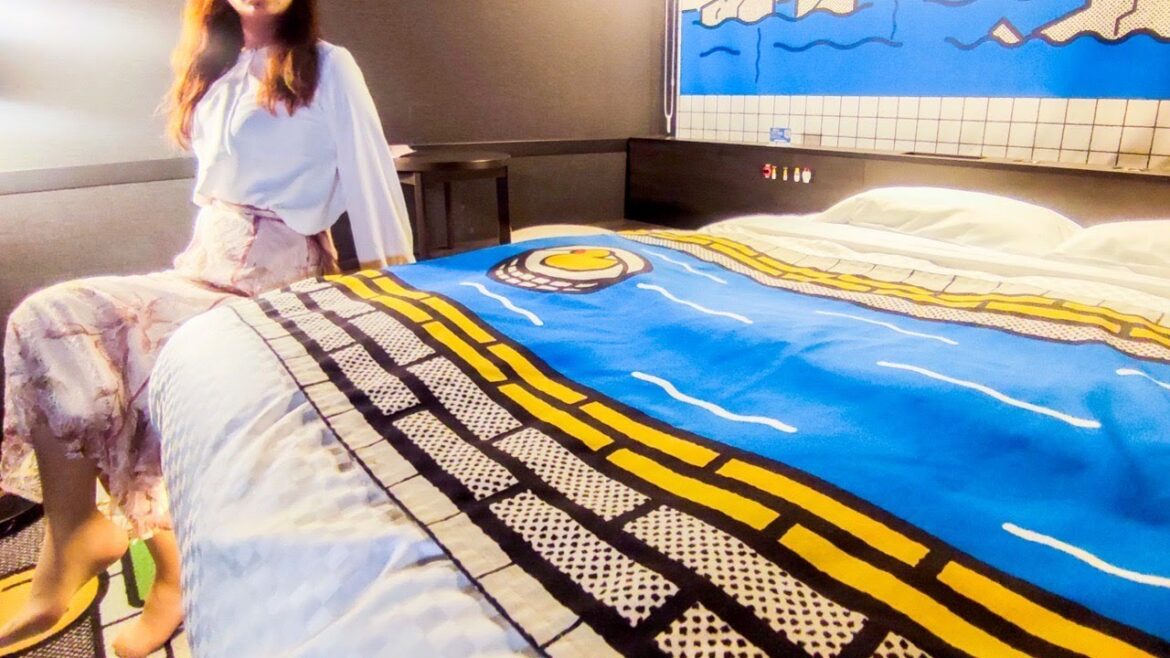 Japanese Beauty:2 Traveling alone in Kyoto when the cherry blossoms. HeianShrine Hotel Tavinos Kyoto