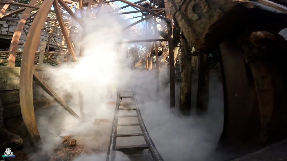 Raging Spirits / レイジングスピリッツ - POV - Tokyo DisneySea / 東京ディズニーシー - Intamin - Multi Inversion Coaster