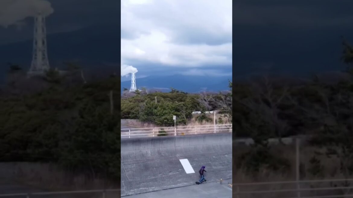 Eskating by the Coast of Shizuoka #japantravel #mountainfuji #eskate #electricskateboard #vibes Eskating by the Coast of Shizuoka #japantravel #mountainfuji #eskate #electricskateboard #vibes