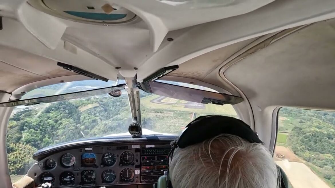 Wild Landing at Shizuoka Recorded by My Co-pilot Wild Landing at Shizuoka Recorded by My Co-pilot