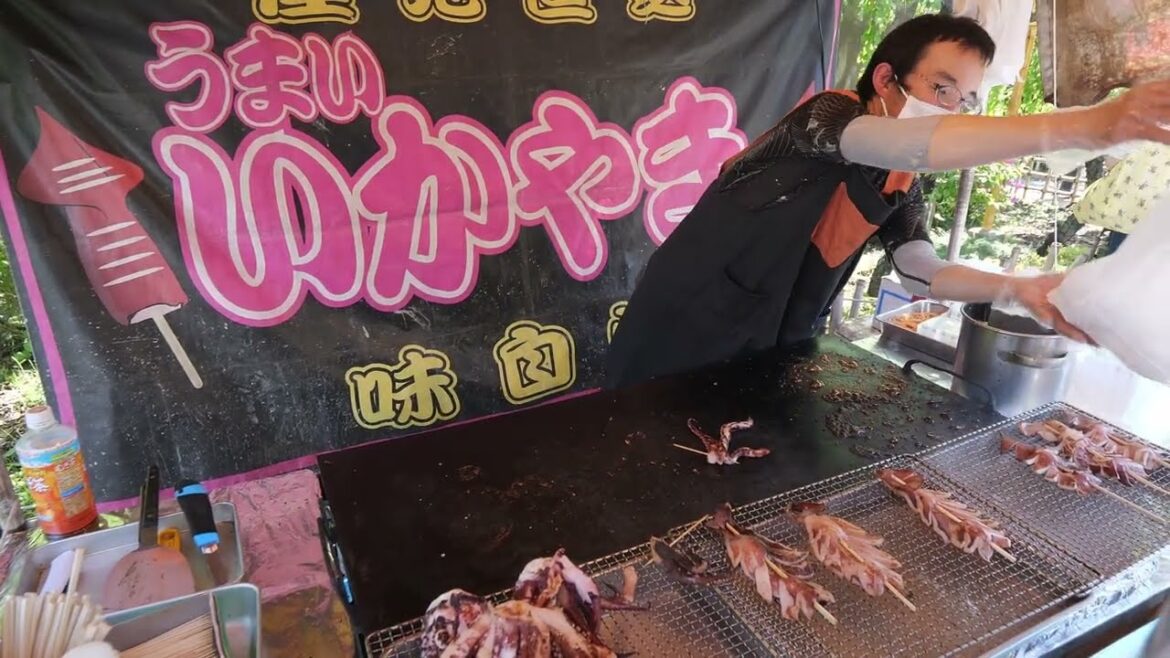 屋台の面白料理  (亀戸天神 藤まつり) | Food stalls at Fuji festival in Kameido (Food stands in Tokyo, Japan)