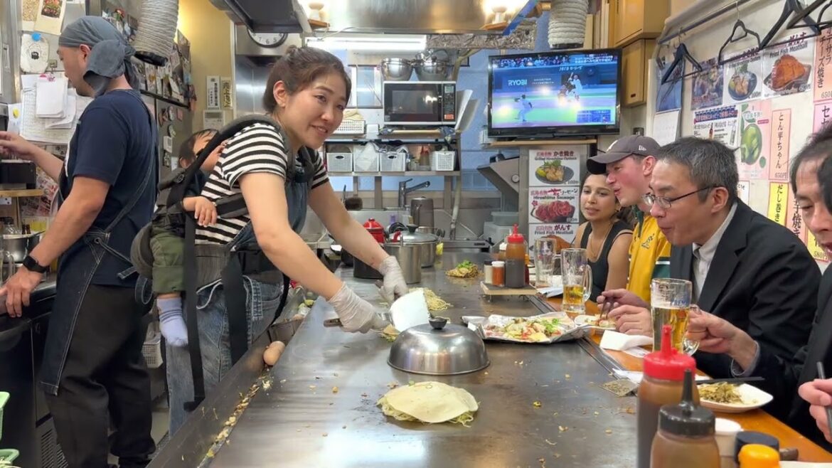 Family Okonomiyaki View Hiroshima/Japan Family Okonomiyaki View Hiroshima/Japan