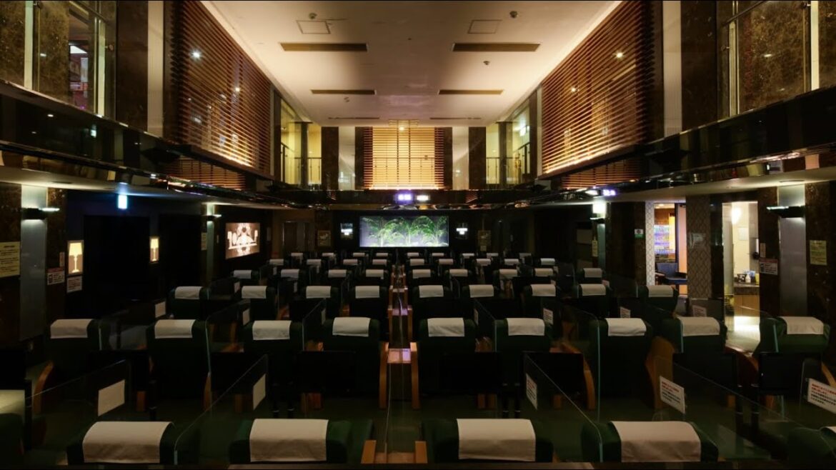 A hotel with a rest room that looks like a spaceship❗️　"CAPSULE & SAUNA FUJI"