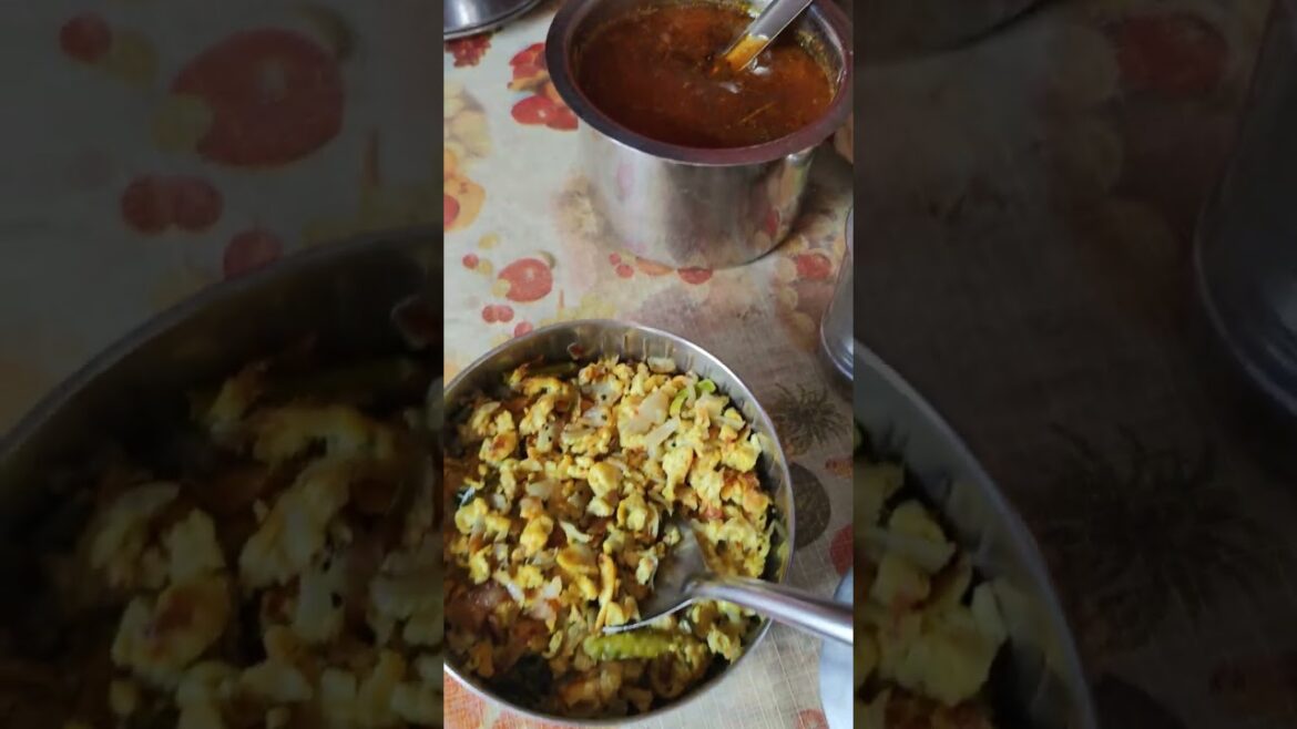 Today's Breakfast Menu |Eating 10 Rupees Dosa with Tomato Chutney 🙋| Egg Bhurji + Rasam #shorts #egg