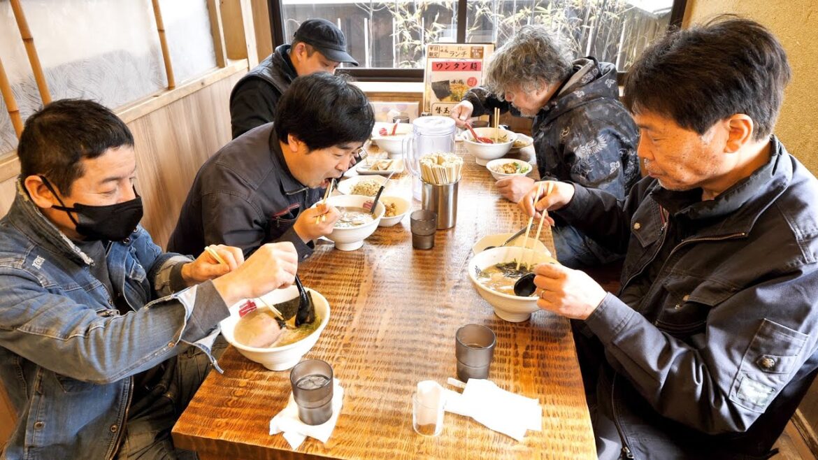 広島)高速鍋振り炒飯が爆売れ!注文が殺到する地元密着ラーメン屋のこだわり丨Japanese Street Food:Ramen and fried rice 広島)高速鍋振り炒飯が爆売れ!注文が殺到する地元密着ラーメン屋のこだわり丨Japanese Street Food:Ramen and fried rice