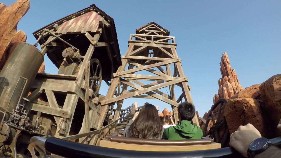 Tokyo Disneyland Big Thunder Rail Road, Full Attraction