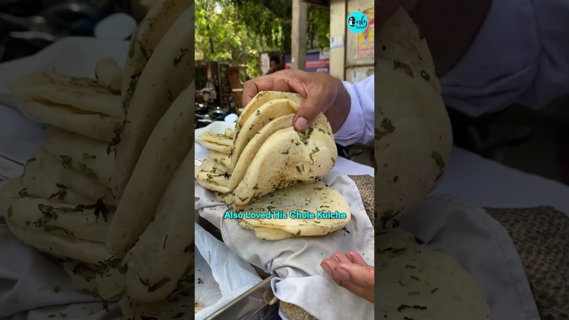 Peepe Wale Chole Kulche From South Delhi | Curly Tales #shorts Peepe Wale Chole Kulche From South Delhi | Curly Tales #shorts