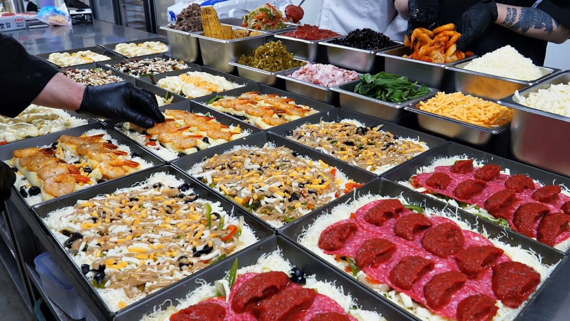 연매출 20억 카페에서? 빵부터 모든 재료 다 만드는! 역대급 토핑 미국식 사각피자 / american style square pizza / korean street food 연매출 20억 카페에서? 빵부터 모든 재료 다 만드는! 역대급 토핑 미국식 사각피자 / american style square pizza / korean street food