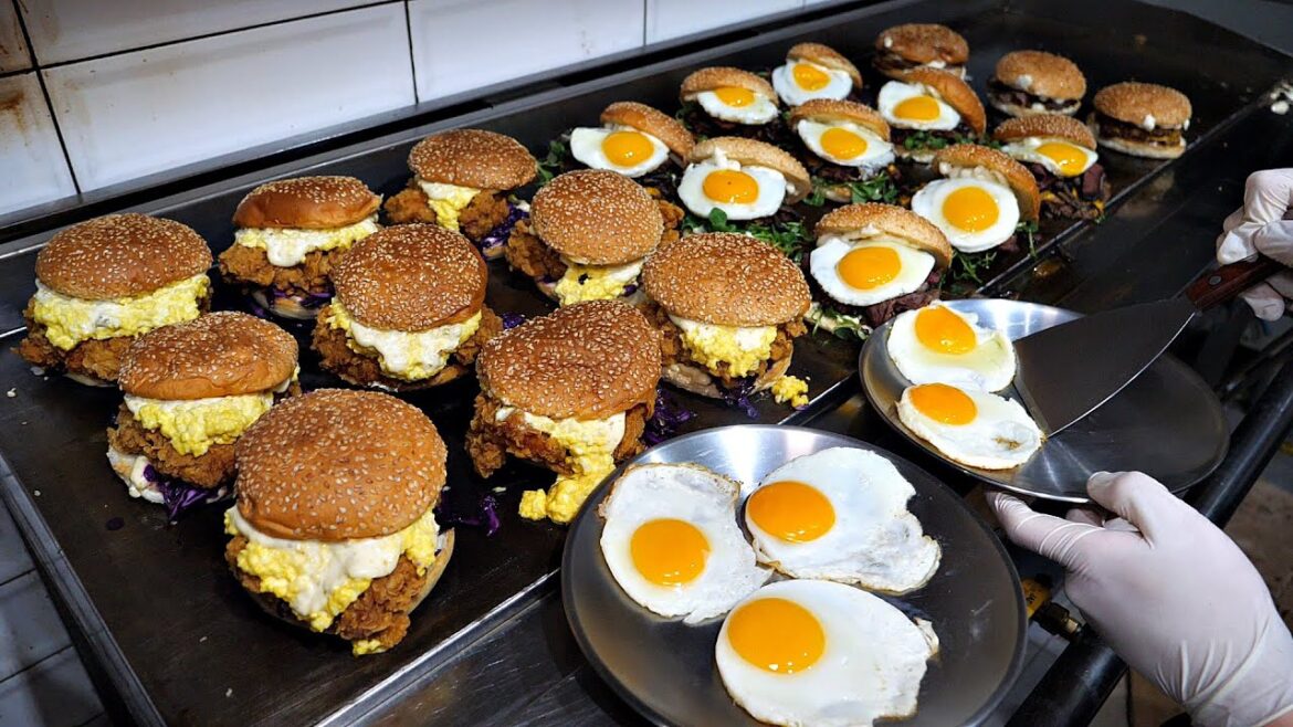 역대급 푸짐함! 직접 개발한 일본식 버거로? 하루 200개씩 팔리는 치킨, 스테이크 에그버거 / Japanese chicken burger / Korean street food 역대급 푸짐함! 직접 개발한 일본식 버거로? 하루 200개씩 팔리는 치킨, 스테이크 에그버거 / Japanese chicken burger / Korean street food