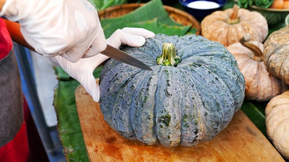 Thai Food - PUMPKIN EGG CUSTARD CAKE Aoywaan Bangkok Dessert Thailand