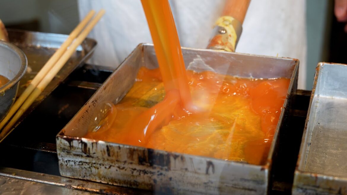 Best Tamagoyaki in Japan | Amazing Egg Omelette Skills | Tokyo Street Food