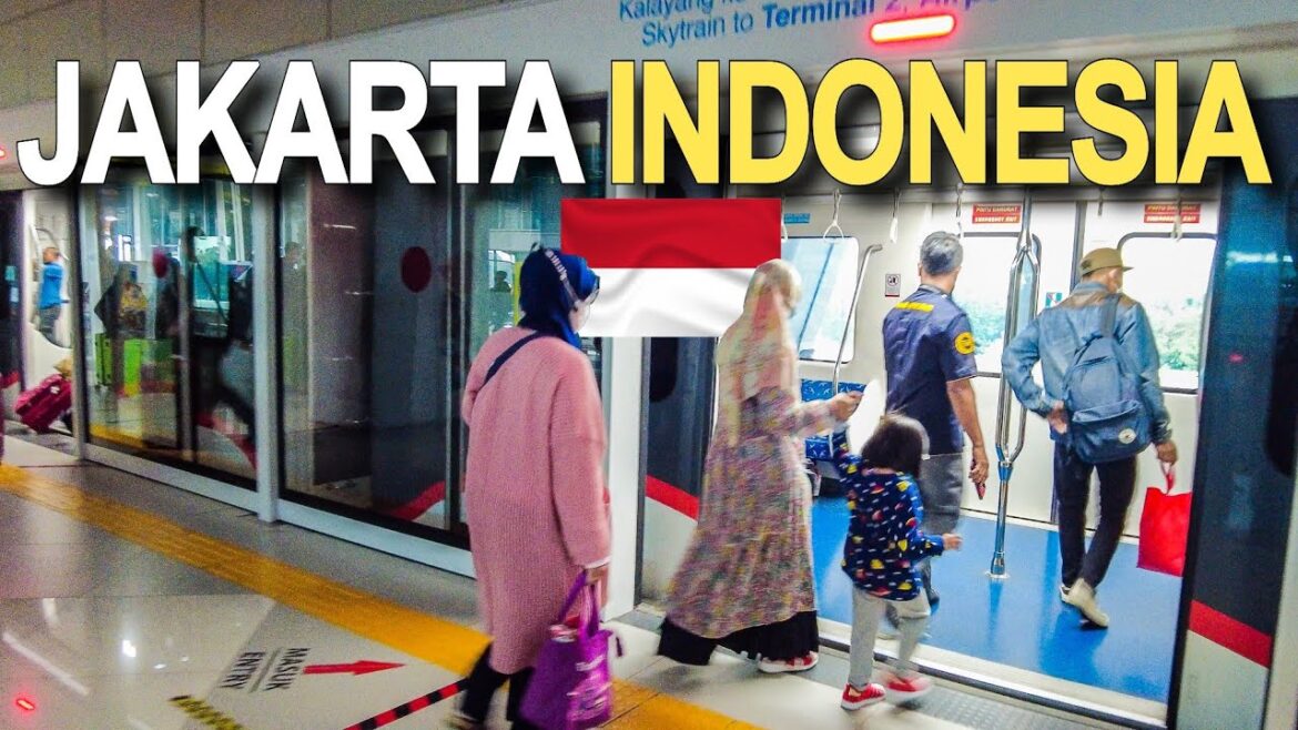 Discovering The Streets Of Jakarta, Indonesia (for the first time)