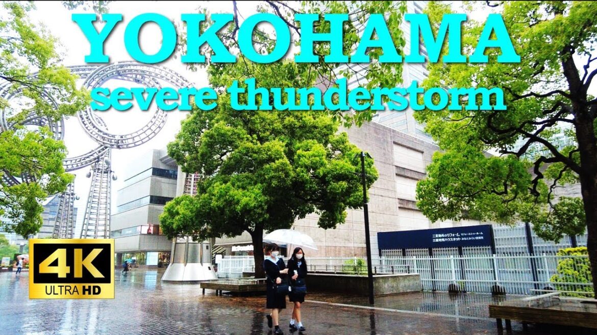 【4K🇯🇵】Walking in Minato Mirai in a sudden thunderstorm 【4K🇯🇵】Walking in Minato Mirai in a sudden thunderstorm