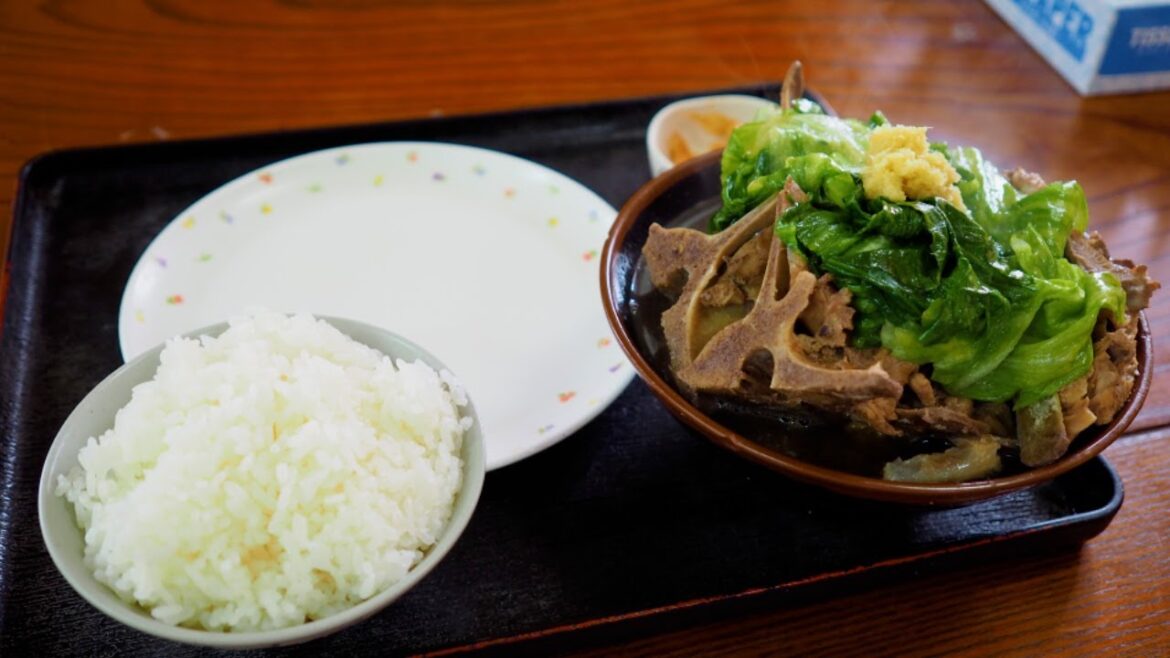 A must-try local food, bone soup | Japan Okinawa solo trip vol.3