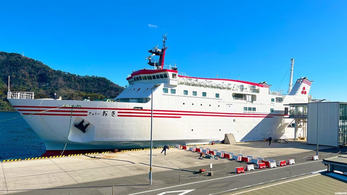 Cheapest Private Seat on Japan's Ferry "OKI" 😴2 hour alone trip from Oki Island to Shimane 🛳Vlog