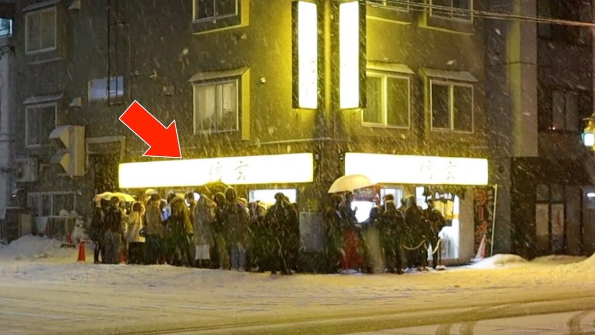 This Ramen Shop Has People Lining Up in the Snow for Hours This Ramen Shop Has People Lining Up in the Snow for Hours