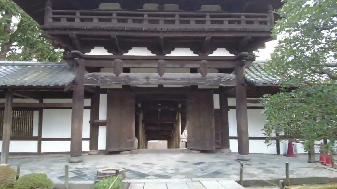 【4K】From Tofukuji Station to Tofuku-ji temple in Kyoto