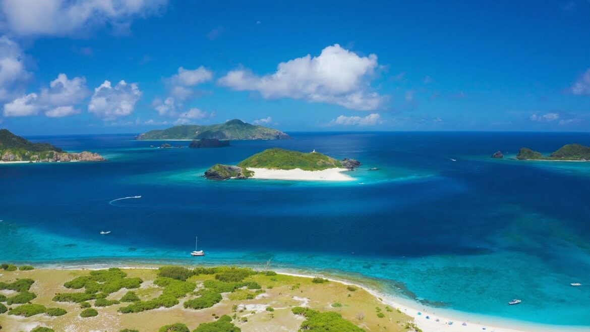 [4K] 絶景空撮:沖縄 慶良間諸島（ケラマ諸島）の海　Kerama islands in Okinawa (Aerial Drone shots)