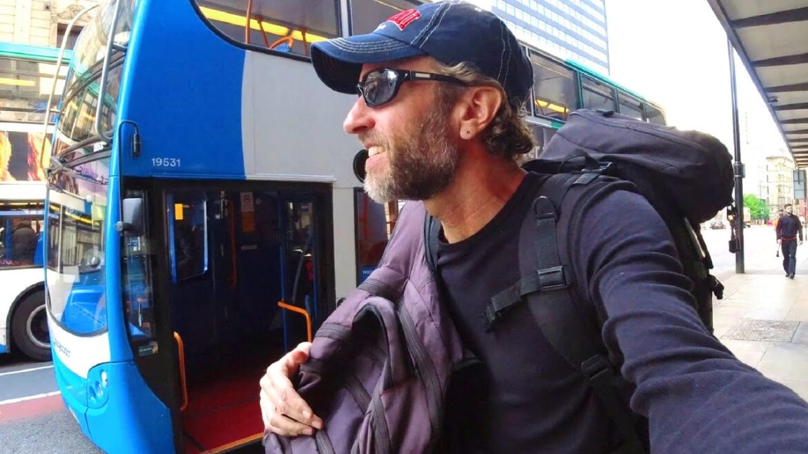 Walking Through the Streets of Manchester, England Walking Through the Streets of Manchester, England