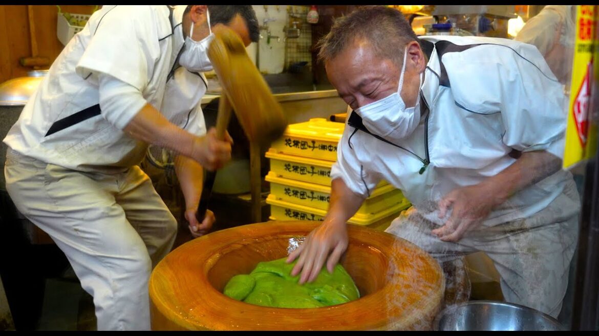 Ultra-fast Mochi Pounding | Amazing Skills of Nara Craftsmen | Japanese Street Food Ultra-fast Mochi Pounding | Amazing Skills of Nara Craftsmen | Japanese Street Food