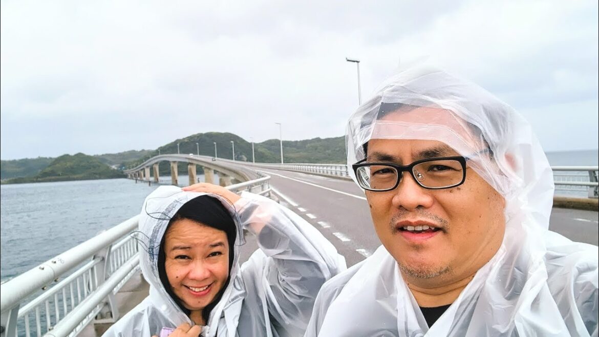 Pinoys Frolicking In The Cold Japanese Rain! #japantravel #japanliving