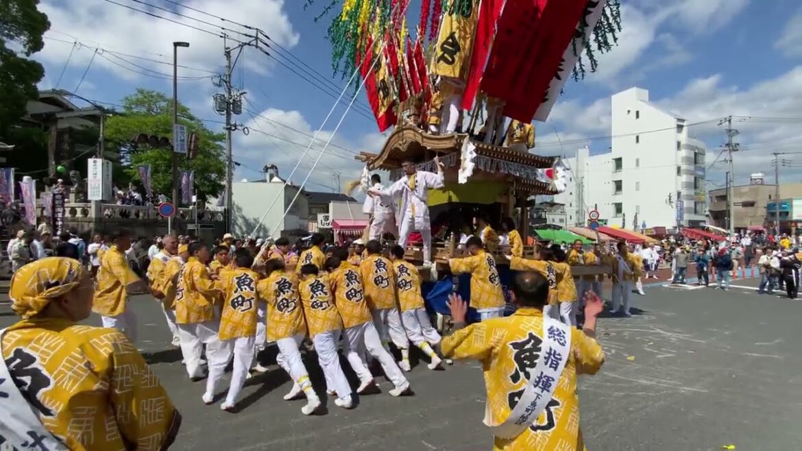 福岡 田川 川渡り神幸祭 風治八幡宮前 曳山巡行 Fukuoka Tagawa city festival, walking tour