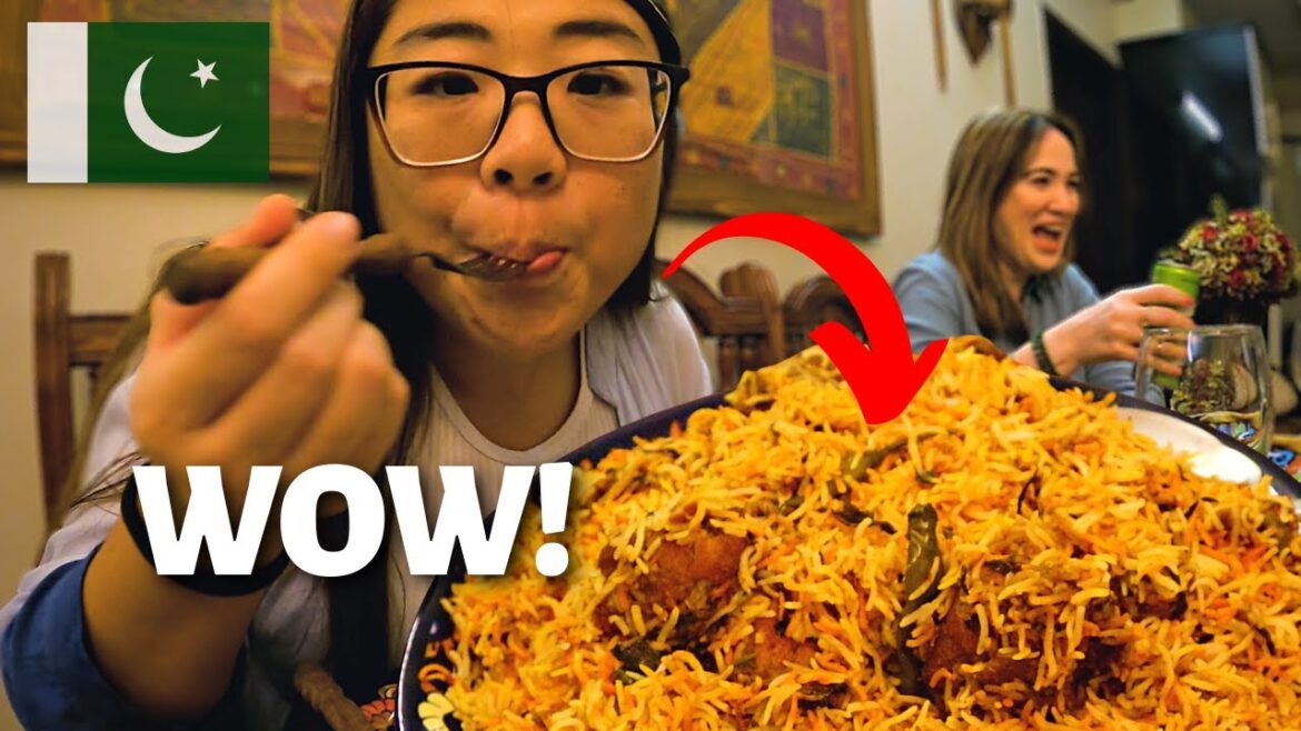 First time trying KARACHI BIRYANI (better than Lahore?) 🇵🇰