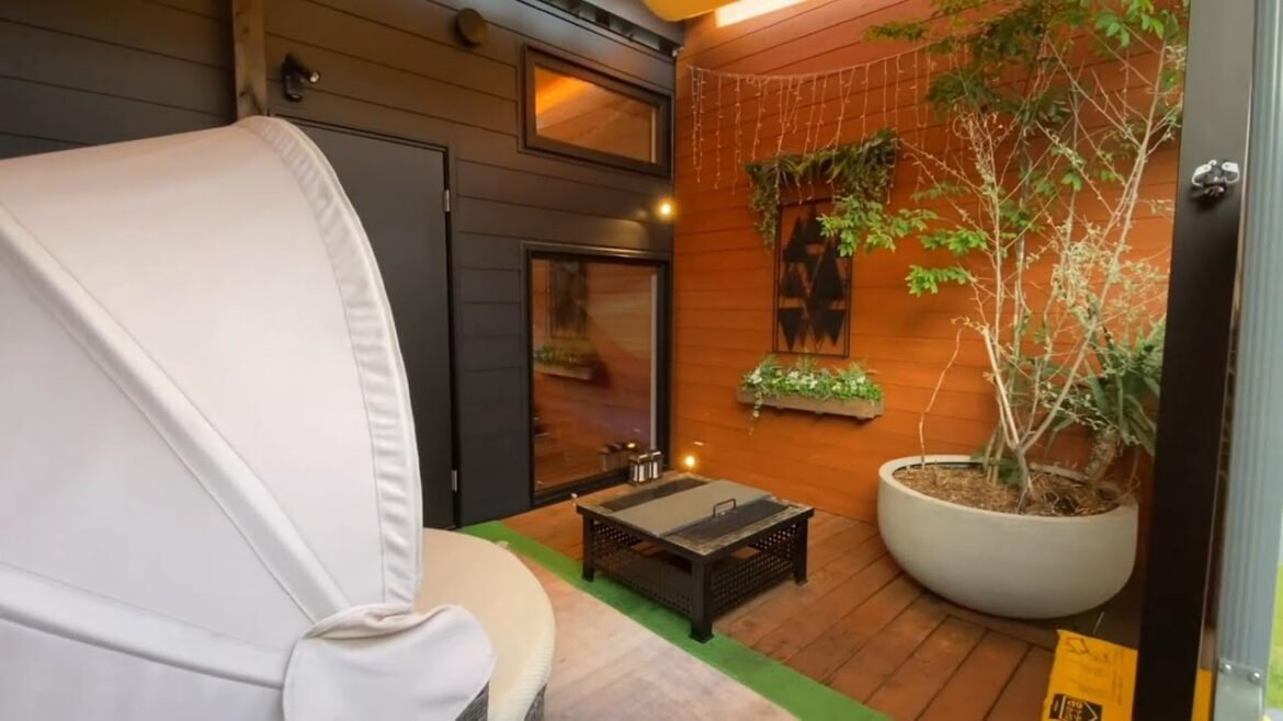 富士山周辺の秘密基地型グランピング施設に泊まってみた【Moonlight Villa 河口湖大橋】