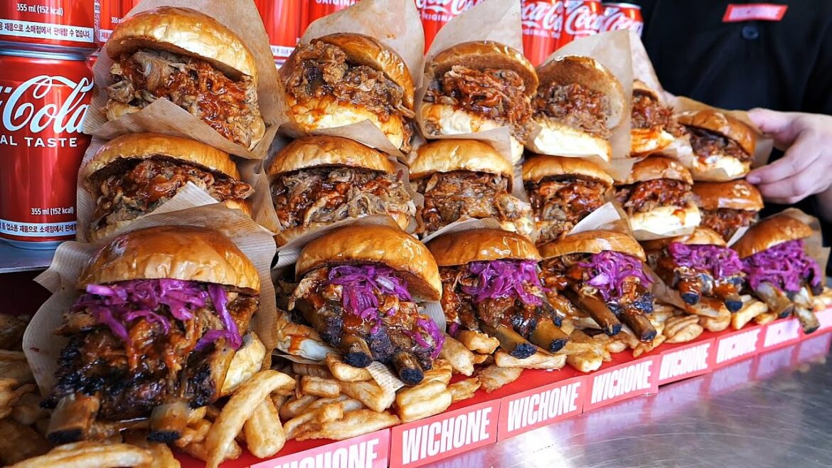 역대급 고기폭탄! 샌드위치에 고기 통뼈까지 넣어주는? 미국식 바베큐 폭립 샌드위치 / Amazing! BBQ Pork Rib Sandwich / Korean street food